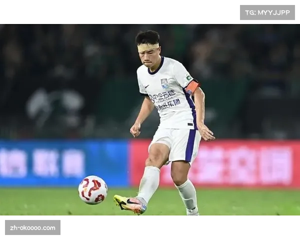 王献钧禁区内拉人犯规 天津津门虎防守失误送点